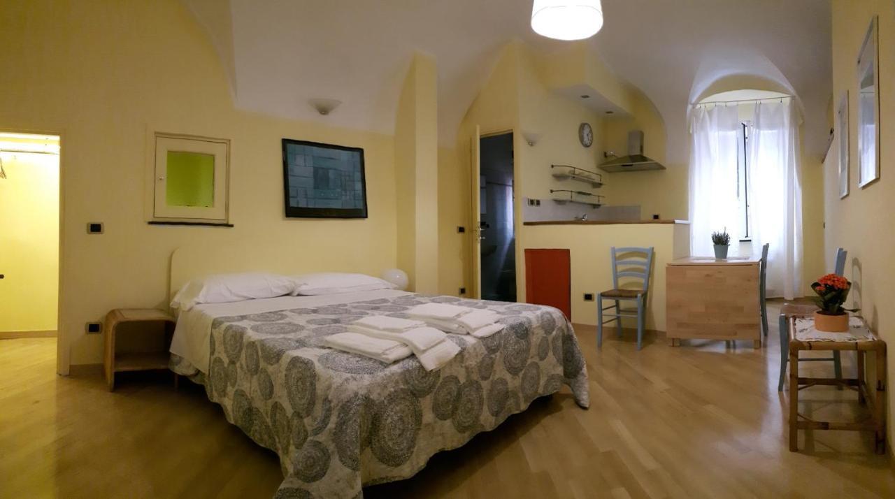 Mae Albenga Suites Eksteriør bilde