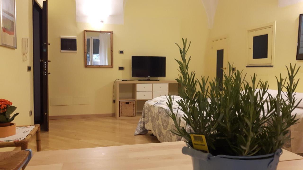 Mae Albenga Suites Eksteriør bilde