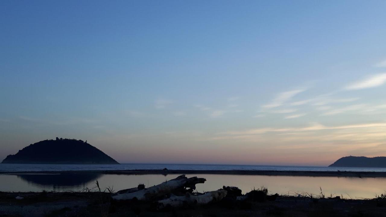 Mae Albenga Suites Eksteriør bilde